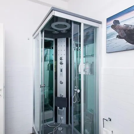 Exclusive Penthouse Private Terrace Chromotherapy And Sauna *